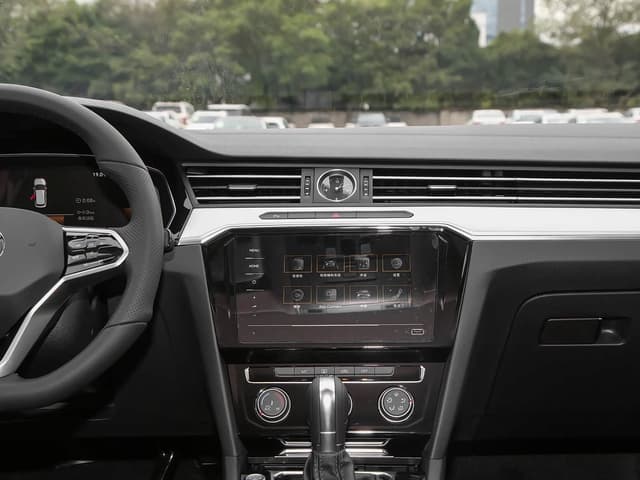 Volkswagen Magotan 280TSI — миниатюра 11