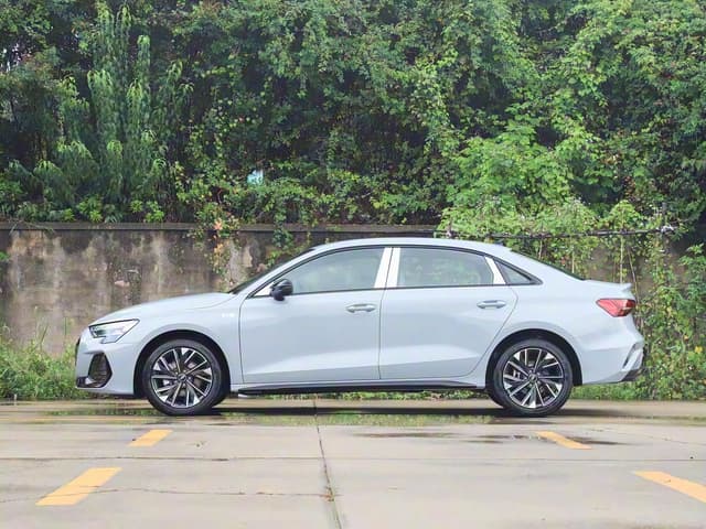 Audi A3L 35TFSI — миниатюра 8