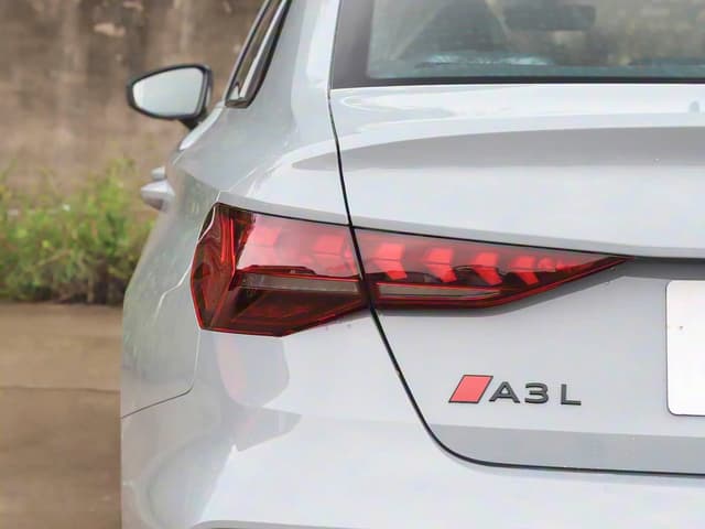 Audi A3L 35TFSI — миниатюра 17