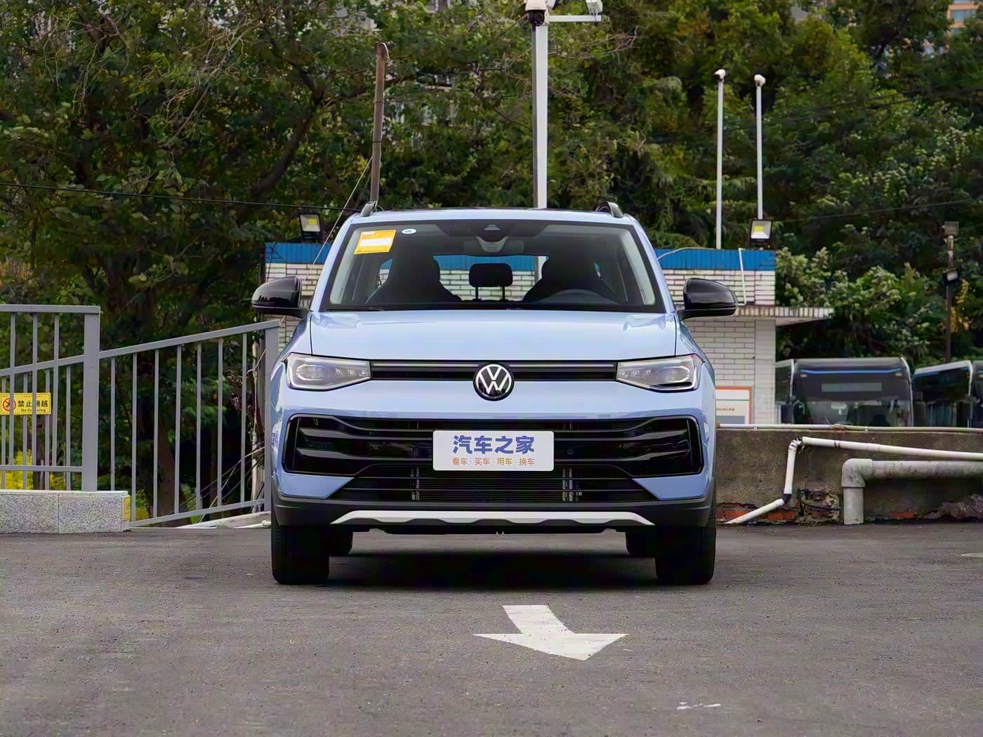 Volkswagen Tharu XR — фото 1