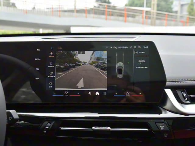 BMW X1 sDrive 20LI — миниатюра 12