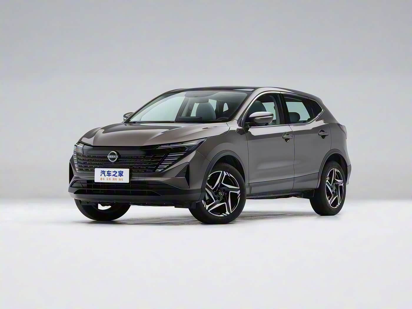 nissan-qashqai-xv-leading-edition
